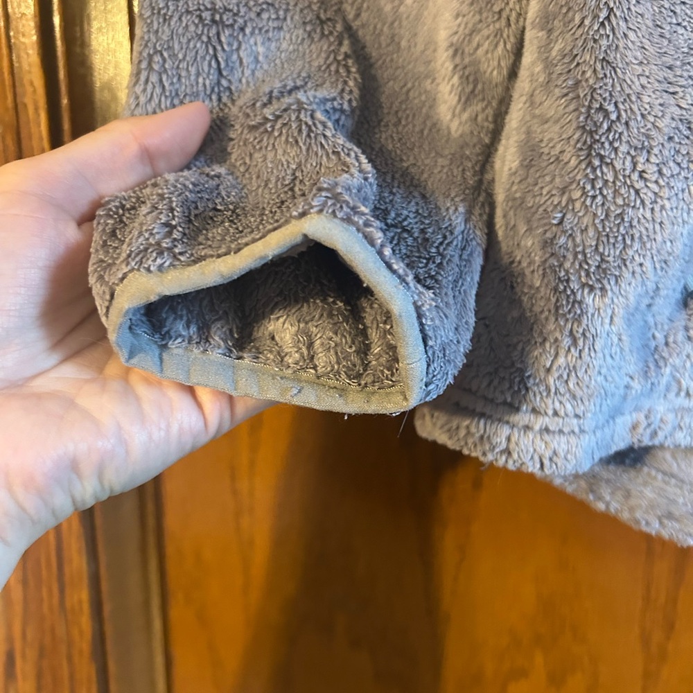 The North Face Heather Gray Fleece with Pink Details - Picture 5 of 8